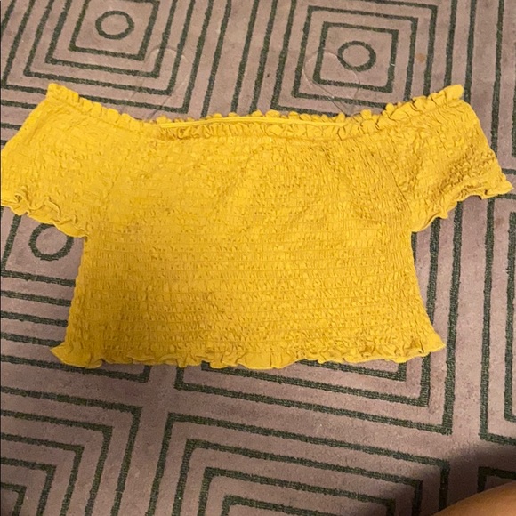 NWT Love Tree cropped off the shoulder top - Picture 4 of 5